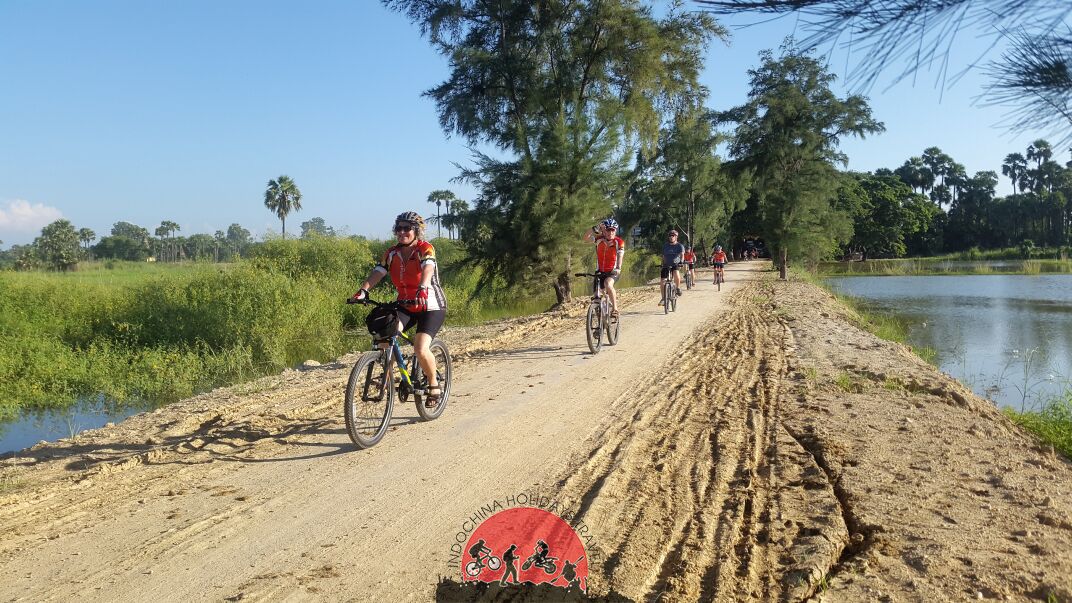 7 Days Saigon to Hanoi Express Cycling Tour