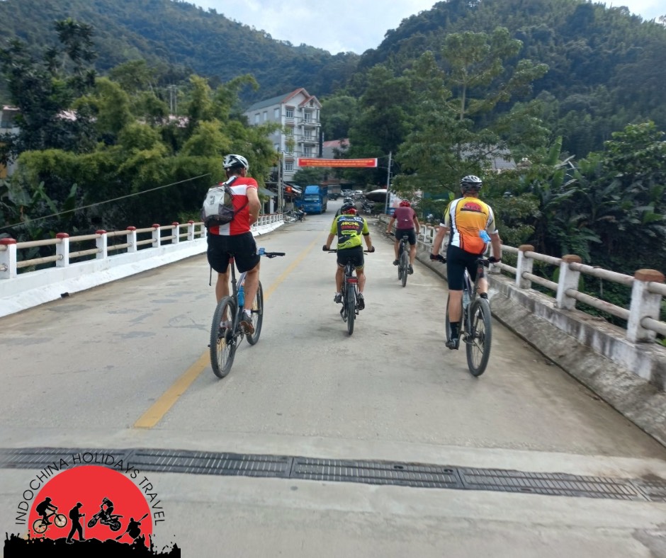 Cycling From Hanoi To Nha Trang - 11 Days