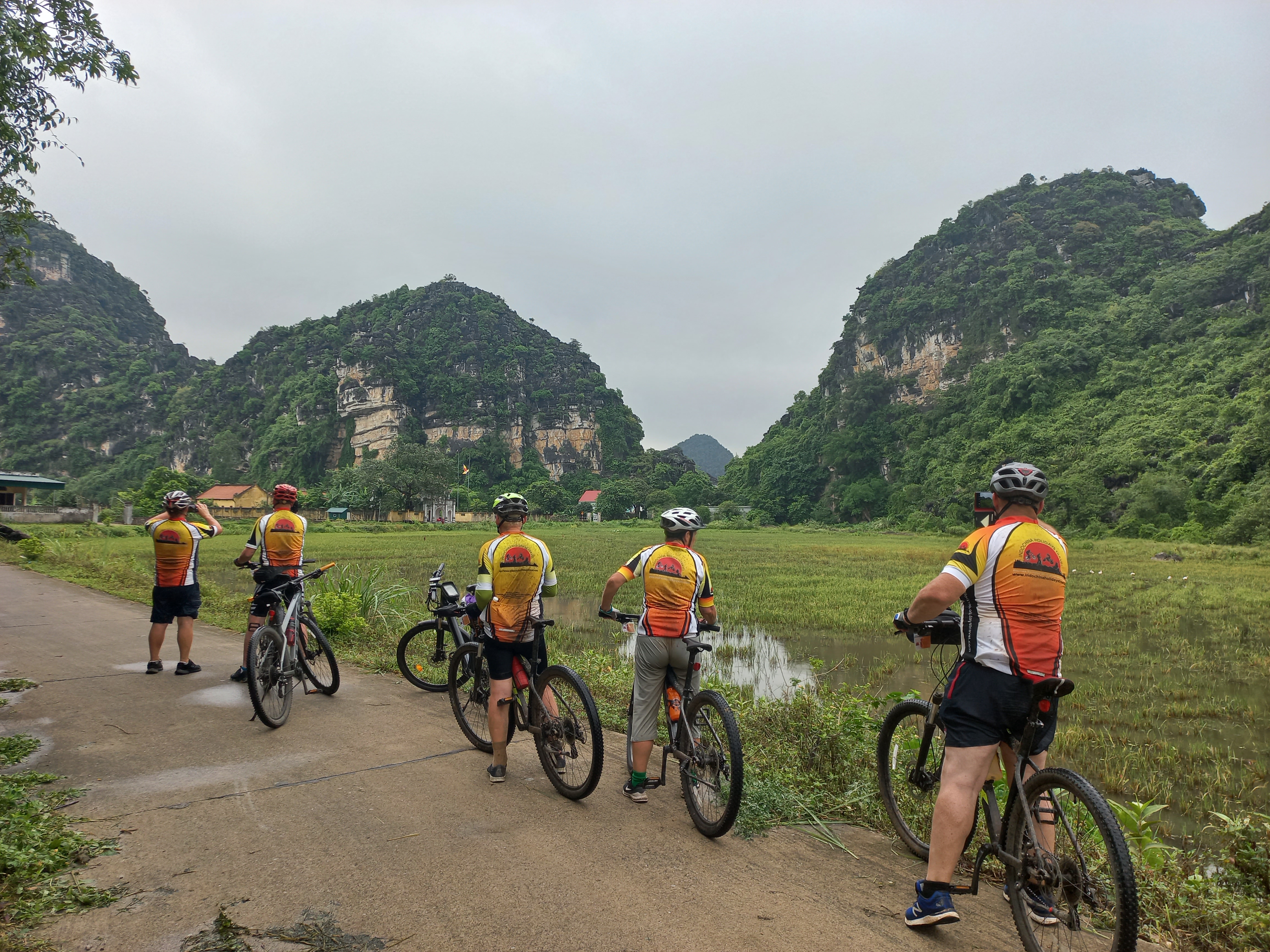 9 Days Northeast Vietnam Adventure Cycling Tour 4